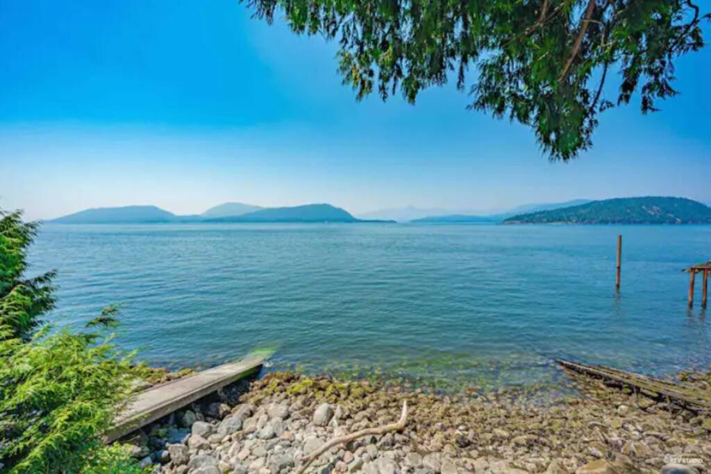 Waterfront Cottage With Superb Coastline Views West Vancouver Zewnętrze zdjęcie