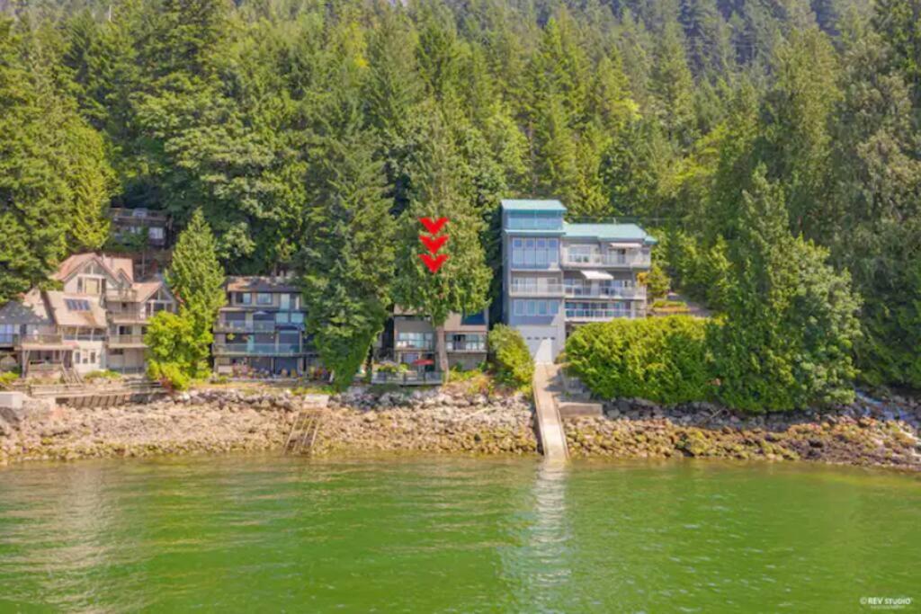 Waterfront Cottage With Superb Coastline Views West Vancouver Zewnętrze zdjęcie