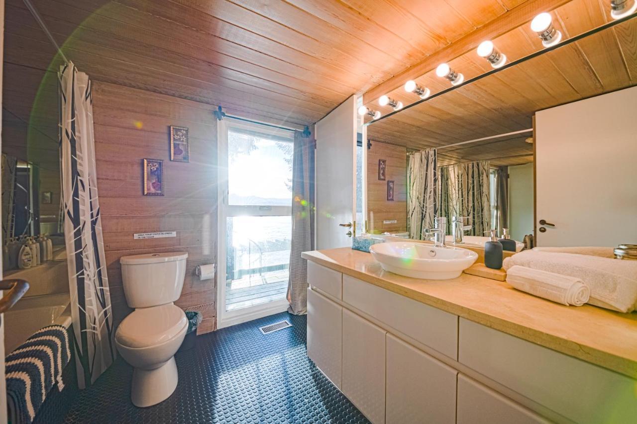 Waterfront Cottage With Superb Coastline Views West Vancouver Zewnętrze zdjęcie